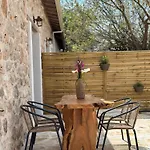 Orianthia Stone Holiday home
