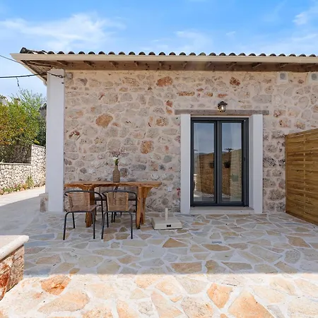 Orianthia Stone * Marantochori