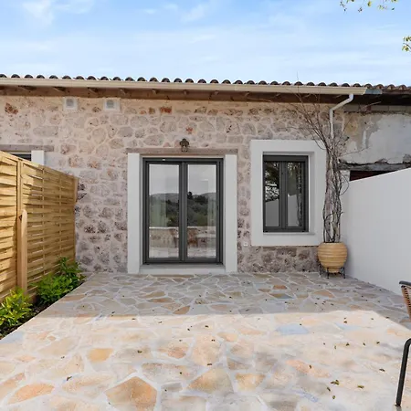 Orianthia Stone Holiday home *