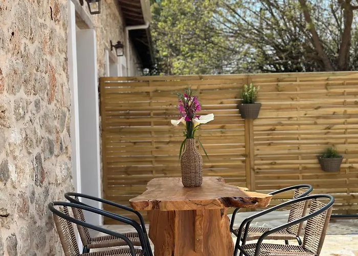 Orianthia Stone Holiday home