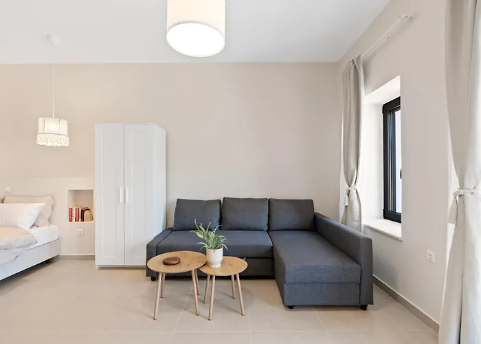 Holiday home Orianthia Stone