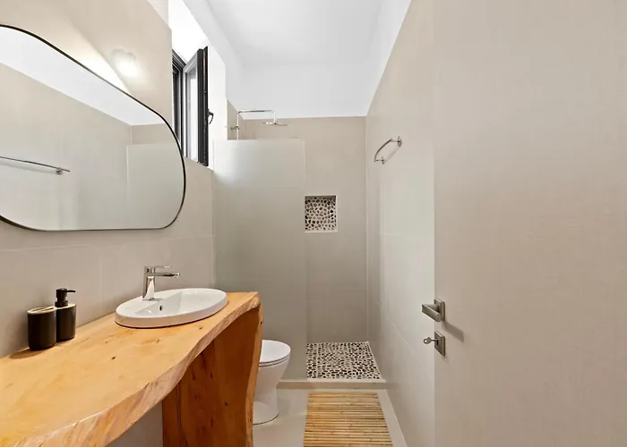 Orianthia Stone Marantochori